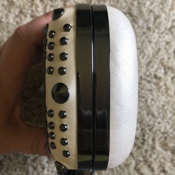 KoKo / Boohoo Skull Clutch - Picture 8 of 16